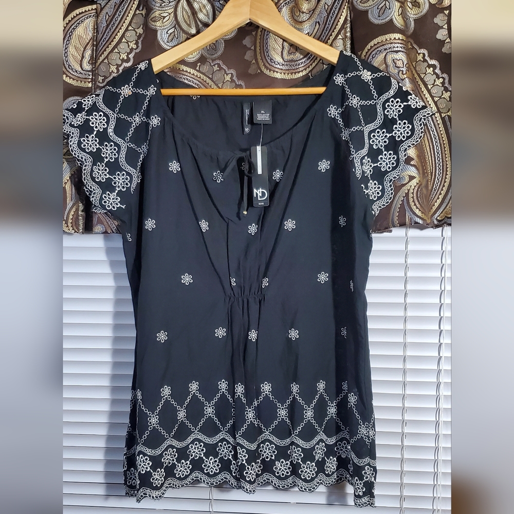 NWT ND petites PL boho/lacey crochet design blouse. beautiful pattern!